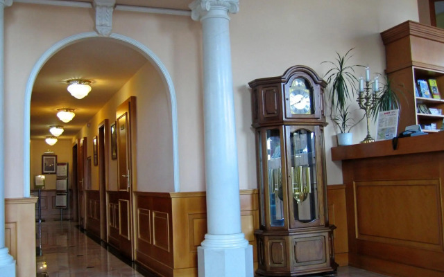 Opera Hotel