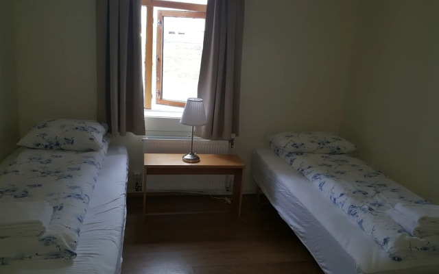 Guesthouse Stöng and Cottages