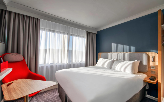 Holiday Inn Express Edinburgh City West by IHG