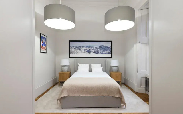 Modern studio in Edinburgh West End