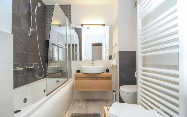 Awesome Home in Bale With 3 Bedrooms and Wifi