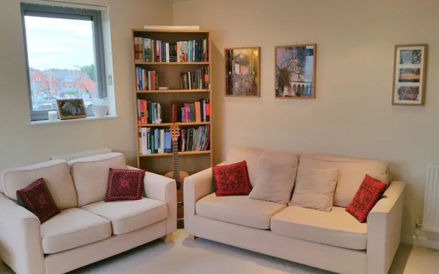 Central Station Apartment by Paymán Club