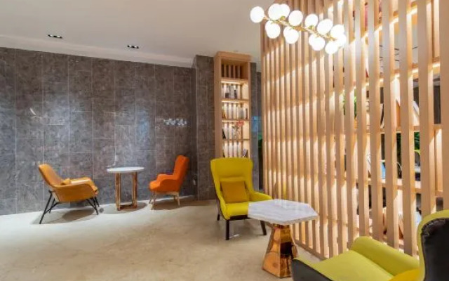 Vienna Zhihao Hotel (Zhongshan Xiaolan High-speed Railway Dongsheng Branch)