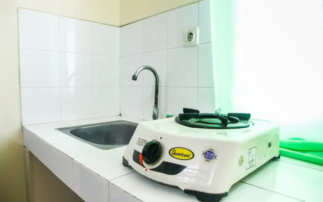 Simply Studio At Green Park View Apartment