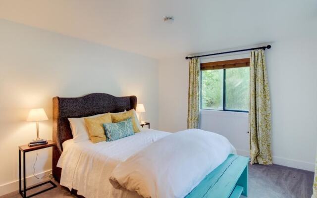 Chic Highlands Hideaway