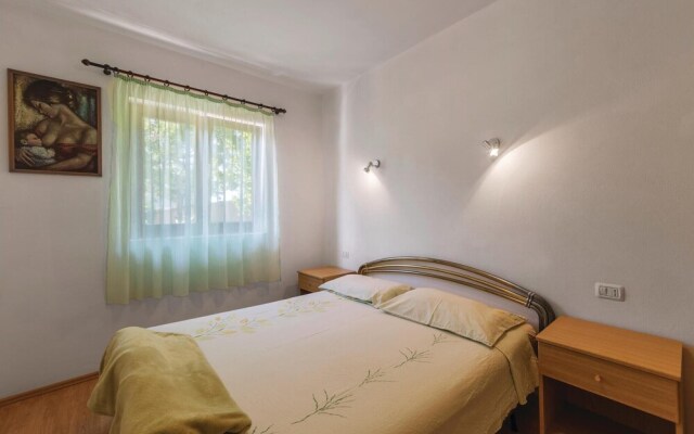 Nice Home in Medulin With Wifi and 2 Bedrooms