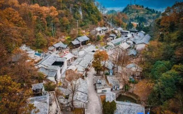 Wusheng Yisu (Yunfeng Tunbao Scenic Area)