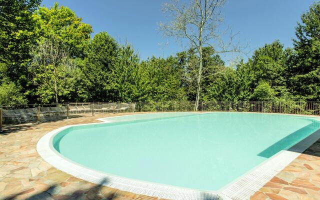 Cozy Holiday Home in Lombardy with Swimming Pool