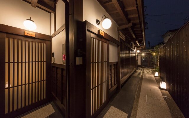 THE MACHIYA VILLA: Sanjo Shirakawa Koji