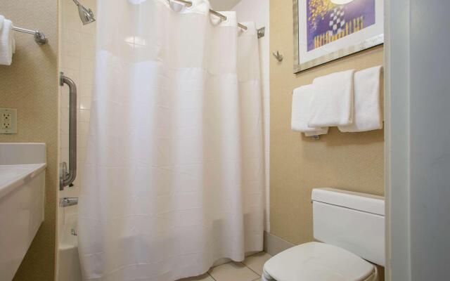 Howard Johnson by Wyndham Merrillville