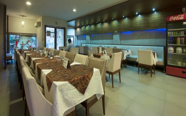 Hotel Apra Inn