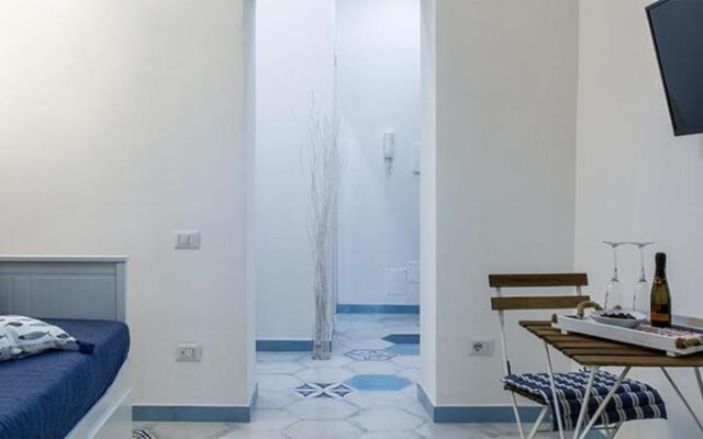 White House Civico 28