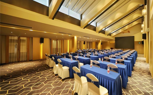 Jiangwan Cultural Tourism Hotel (Sanjiang Fengyu Bridge)