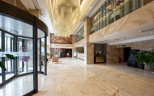 Ramada by Wyndham Encore Kaili West