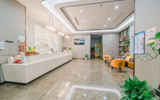 Tianjia Holiday Hotel (Nanjing Tianyin Avenue Metro Station Store)