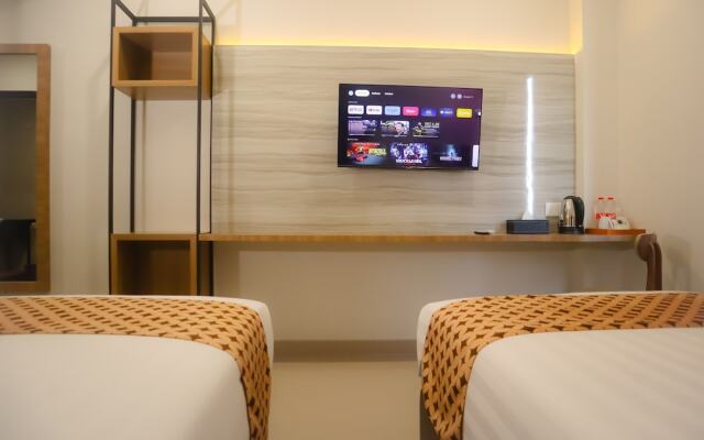 Front One Hotel Gombong