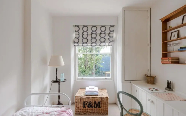 Traditional 2 Bed Apartment Notting Hill