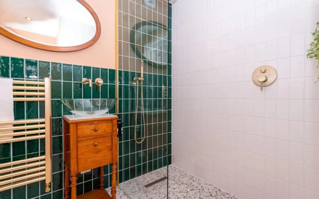 Eclectic 1 Bedroom Apartment in Edinburgh, New Town