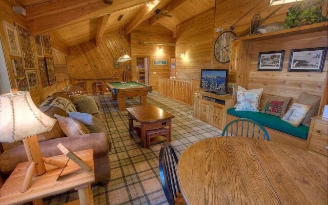 Smokey Joes by Lake Tahoe Accommodations