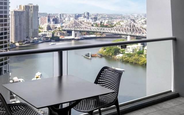 Oaks Brisbane on Felix Suites
