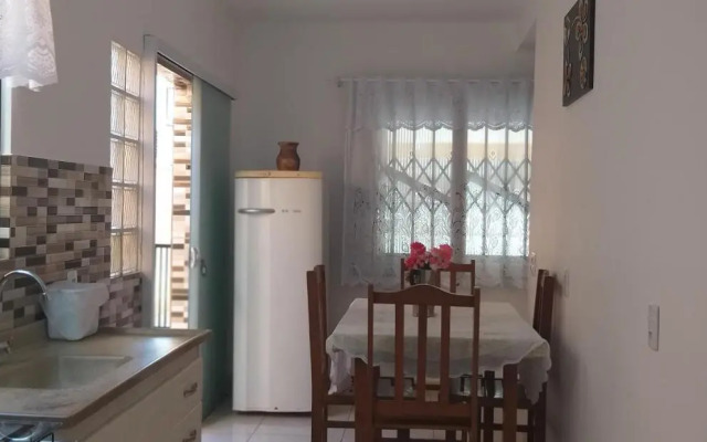 Casa 01 Dorm Terreno Compartido