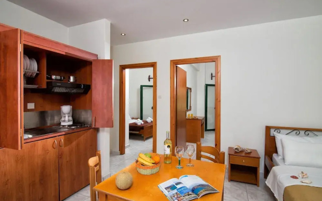 Central Cozy Apt 150m From Beach