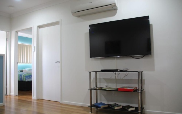 Kurrimine Beach Huts – Guest Rooms – Kurrimine Beach