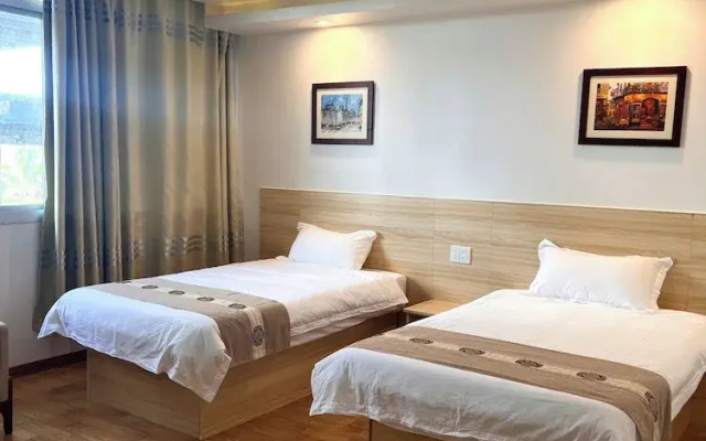 Coastline Hotel