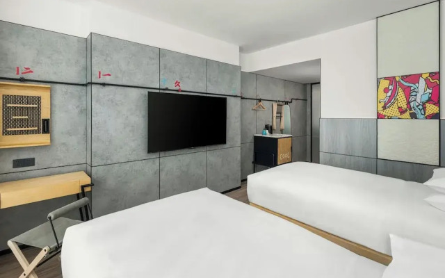 Moxy Suzhou City Centre