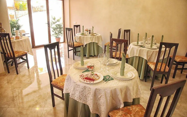 Dynasty Home