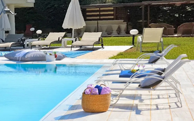 Peaceful Villa With Private Heated Pool Jacuzzi
