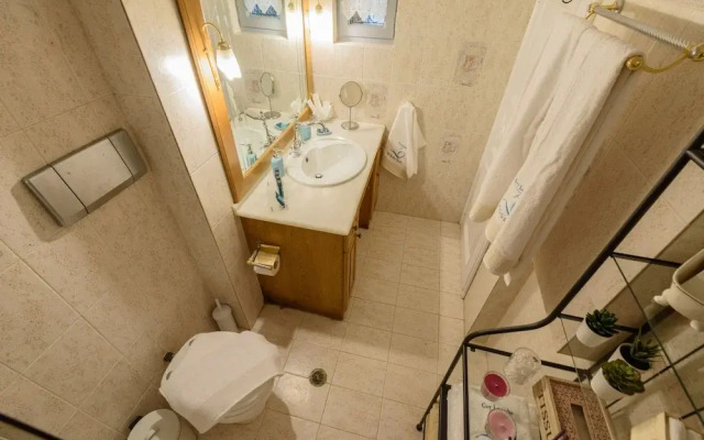 Hydra's Pearl - Blue Pearl