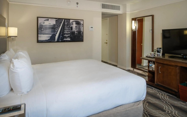 St. Louis Union Station Hotel, Curio Collection by Hilton