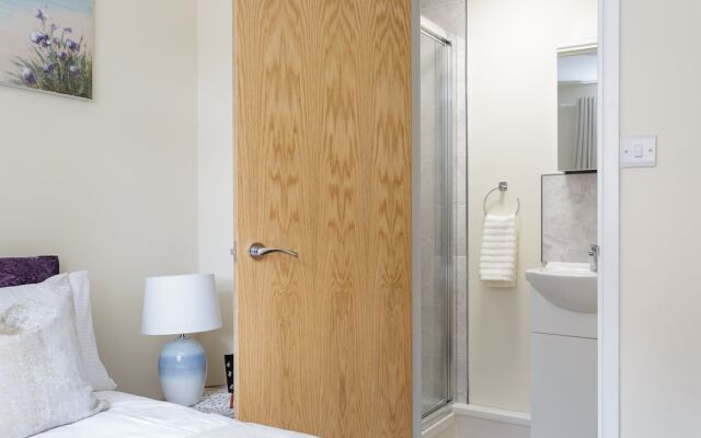 Luxury Burgess Apartments