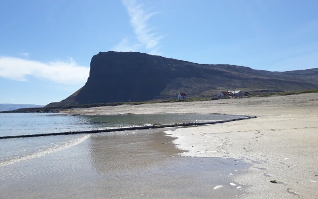 Hænuvík Cottages