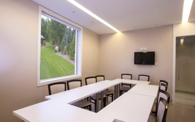 Mango Suites Ascent