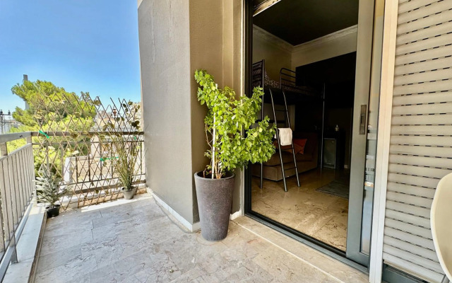 Sleeps 4 close to Iaso Oaka Mitera