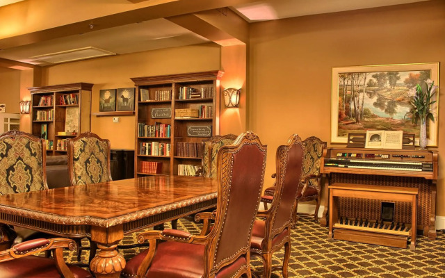 Grant Hall Hotel