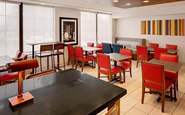 Holiday Inn Express - Harrisburg East by IHG