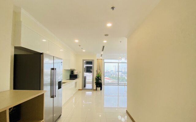 Landmark Apartment in Vinhomes Central Park