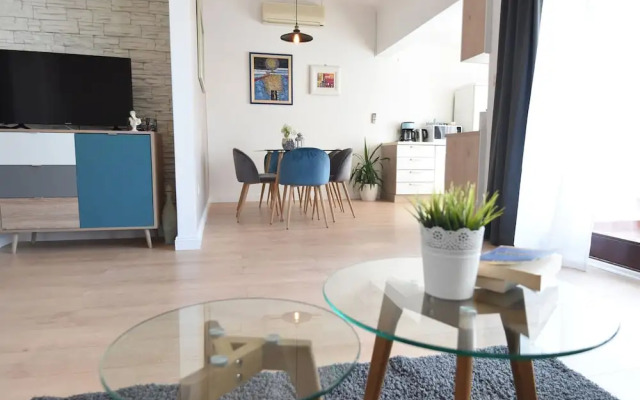 Apartment in Maslenica With Terrace