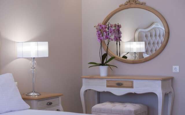 VK Luxury Suites - Private Parking - Adults Only