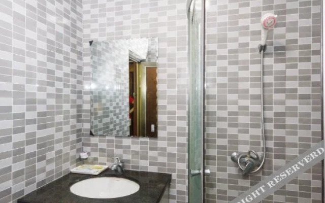 Huilong Business Hostel