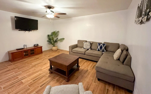 Spacious 3BR House Near Iconic Sandy Beach