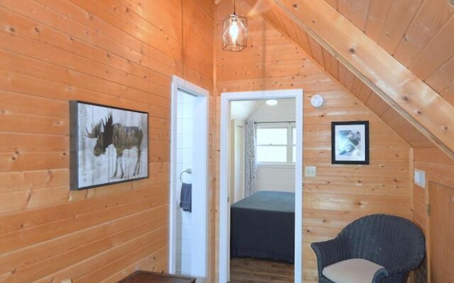 Rosies Creekside Retreat - 3 BR Escape!