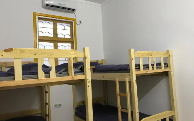 No. 6 Cuobian Hostel