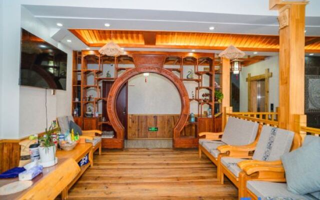 Dali Ershang Huakai Seaview Inn