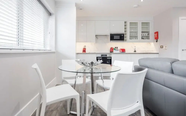 Roomspace Apartments -The Legacy