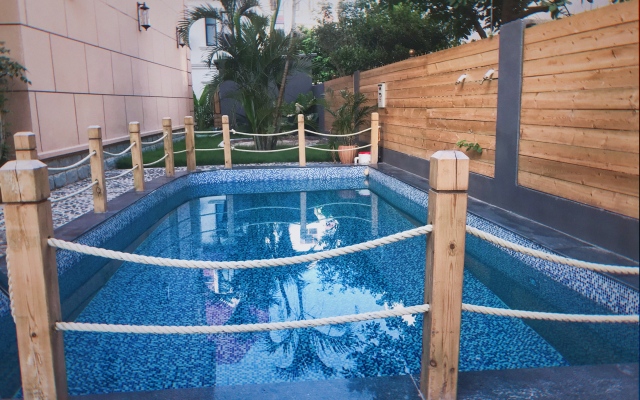 Yintan Zeyinju Hotel