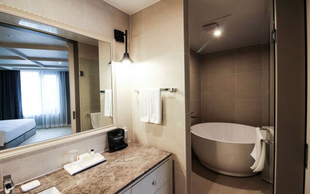 Golden Tulip Ever Yongin Hotel
